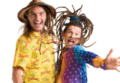 <span style="font-size: 16px;">22. März, Memmingen </span><br>HAPPY JUNGLE SHOW – Die kunterbunte Urwaldshow von Rodscha und Tom Zwei Männer in bunter Kleidung springen fröhlich in die Luft